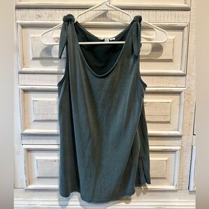 Green Envelope Dark Green Tie-Shoulder Tank Top